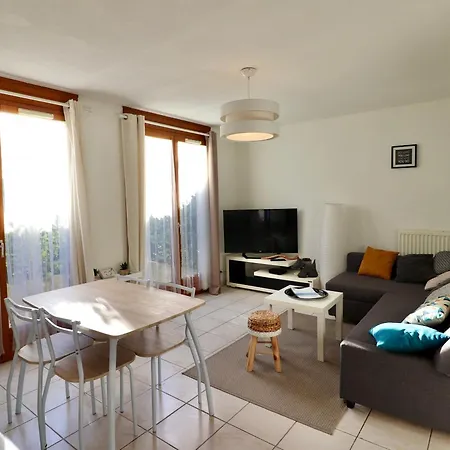 T1 Confortable A 2 Pas Du Centre D'annecy Avec Parking Et Terrasse - Fr-1-432-44